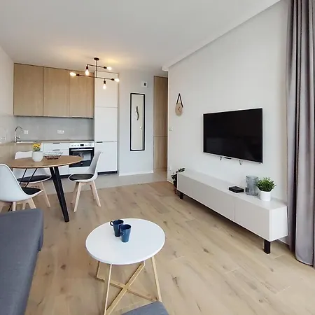 Elegant 3city With Parking In By Renters