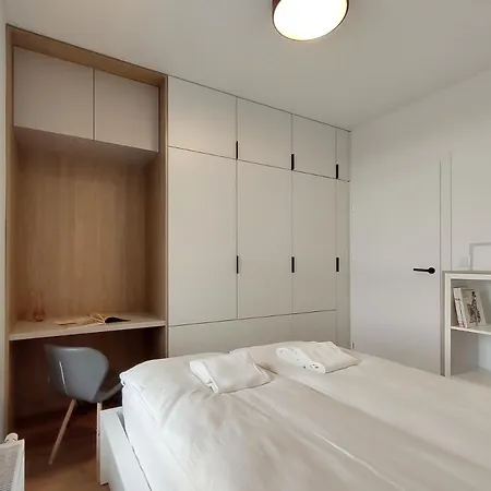 Elegant 3city With Parking In By Renters